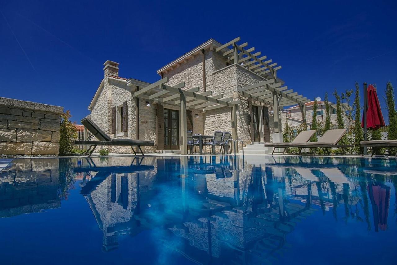 Stone Villa Zahara Ližnjan エクステリア 写真