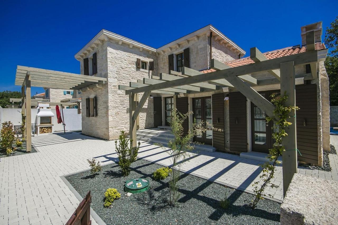 Stone Villa Zahara Ližnjan エクステリア 写真