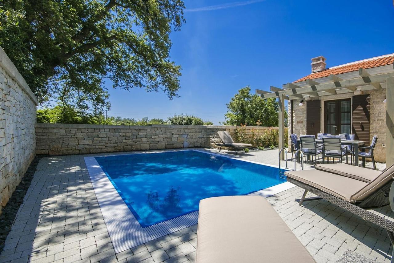 Stone Villa Zahara Ližnjan エクステリア 写真